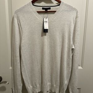 Banana Republic Cream V-Neck Sweater